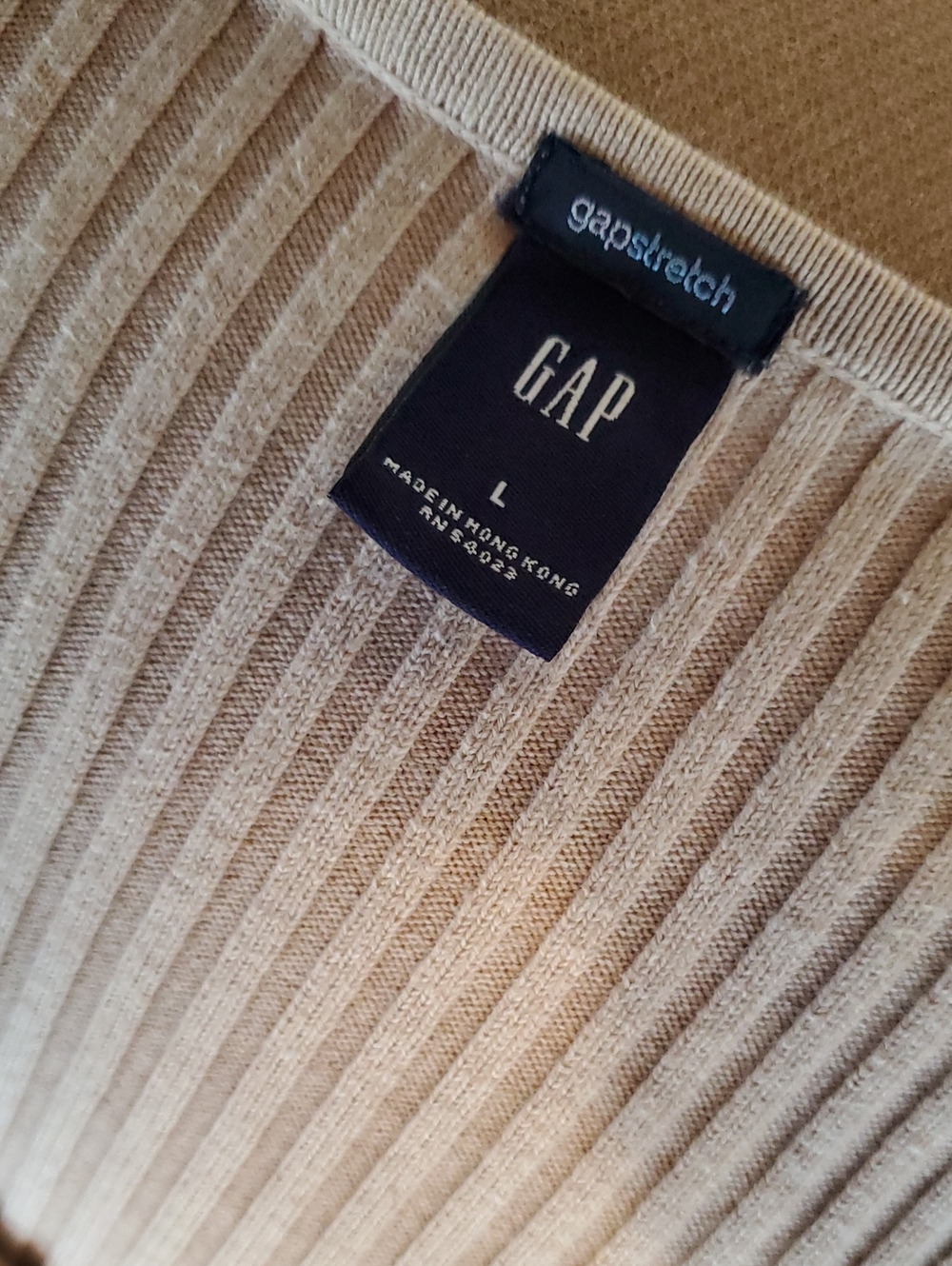 GAP Women's Ribbed V-Neck Sweater in Beige